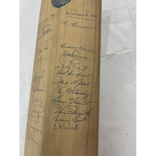 379 - Sporting Memorabilia: Sporting Memorabilia: Gray-Nicolls cricket bat signed by the South African tea... 