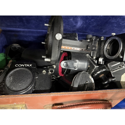 40 - Photographic Equipment: Photographic Equipment: Mixed Contax cameras including RTJ 11, RTJ real time... 