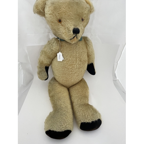 404 - Toys: Toys: A mid century plush teddy bear with articulated limbs, probably English. 78cm high.... 