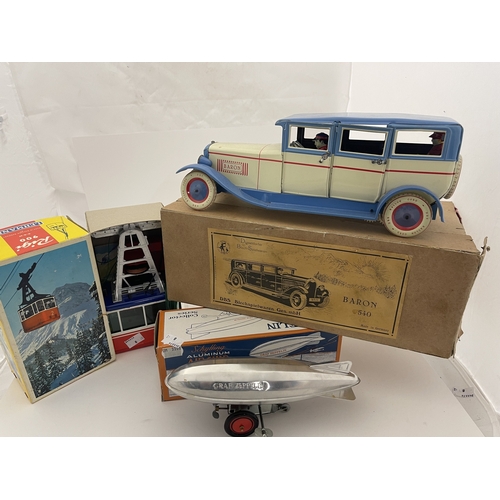 441 - Toys & Games: Toys & Games: Mid 20th century German tinplate toys including DBS Baron 540, limou... 