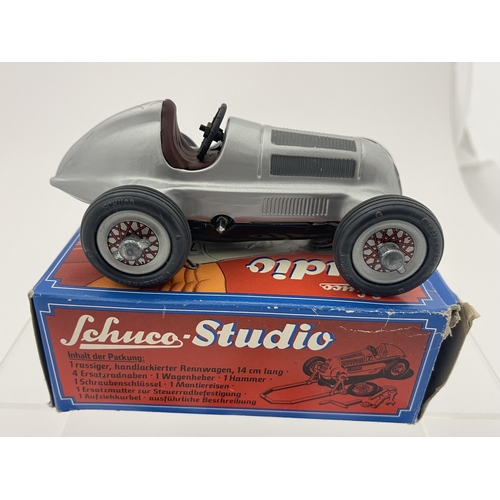 446 - Toys: Toys: Early to mid 20th cent. Diecast Dinky toys, no boxes, playworn in areas to all. (9)Dinky... 