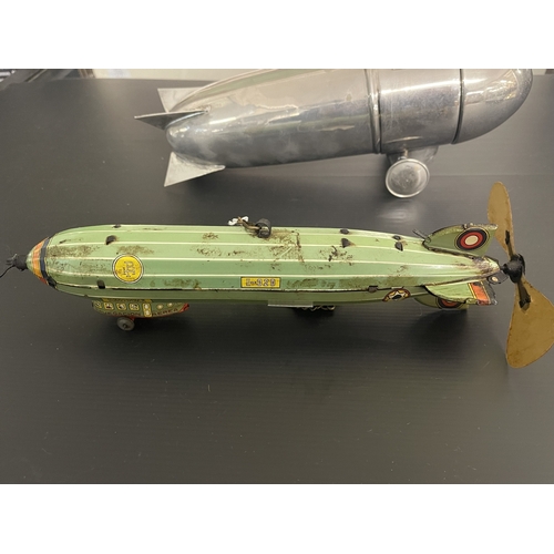 474a - Airship/Zeppelin: Airship/Zeppelin: Tinplate Paya Hermanus (PH) clockwork miniature 1-929 plus 1960s... 