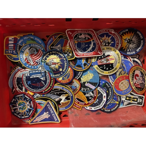 490 - Space Exploration: Space Exploration: Embroidered patches including Space Lab, Astro 2, Challenger, ... 