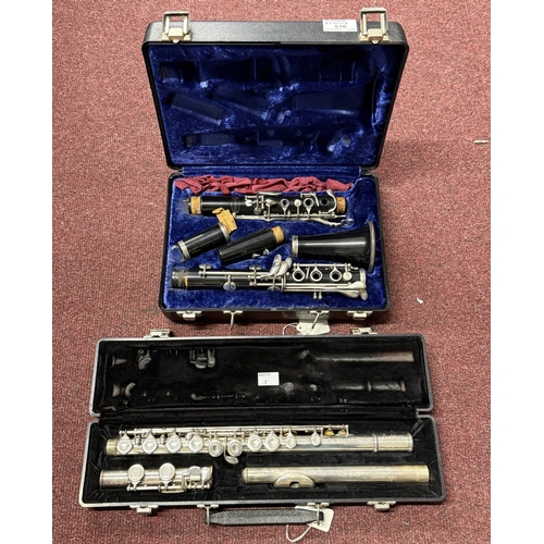 516 - Musical Instruments: Musical instruments: An 'Artley' symphony flute, silver plated body, housed in ... 