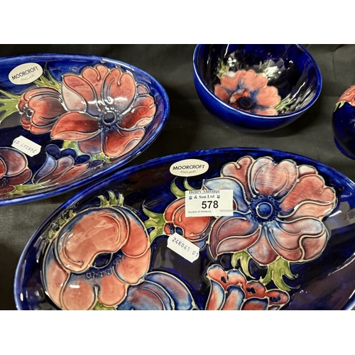 578 - Ceramics: Ceramics: Six pieces of Moorcroft Pottery in the anemone pattern, to include two oval bowl... 