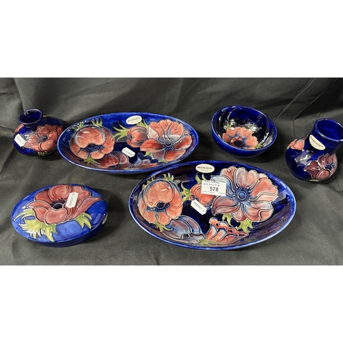 578 - Ceramics: Ceramics: Six pieces of Moorcroft Pottery in the anemone pattern, to include two oval bowl... 