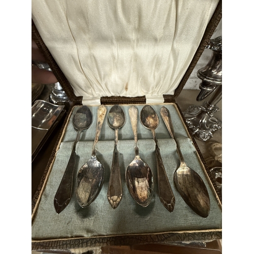 60 - Silver Plate: Silver Plate: A mahogany cased set of mother of pearl handled fruit cutlery, another s... 