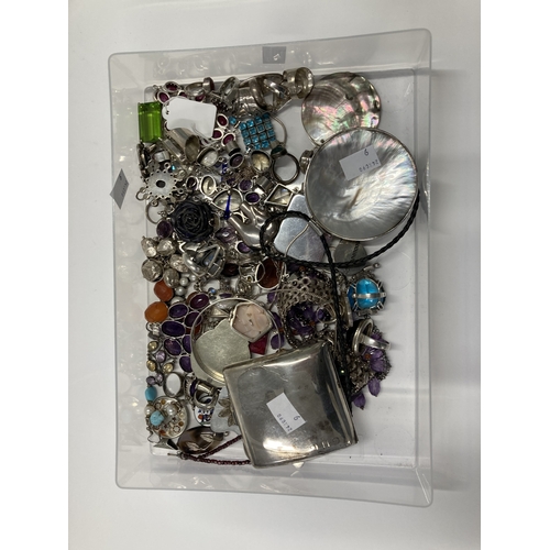 625 - Jewellery: Jewellery: A quantity of silver/white metal jewellery plus a cigarette case. Total weight... 