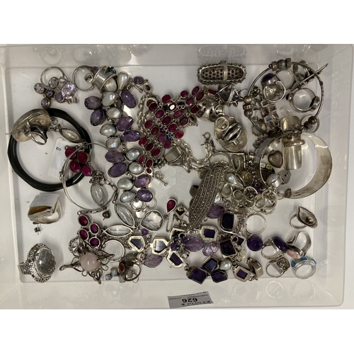 626 - Jewellery: Jewellery: A quantity of silver/white metal jewellery. Total weight approx. 1016g.... 