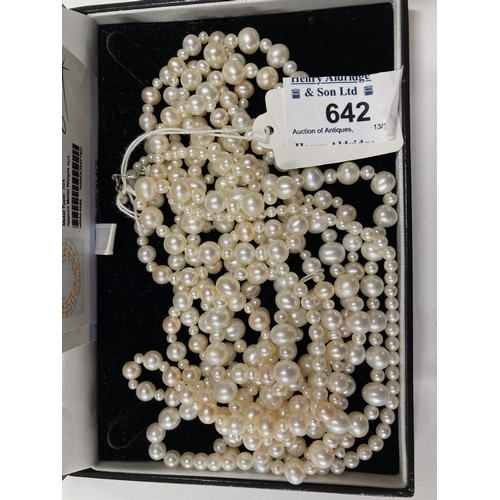 642 - Jewellery: Jewellery: Two Gems TV pearl necklaces, each made with no clasp, both with alternating la... 