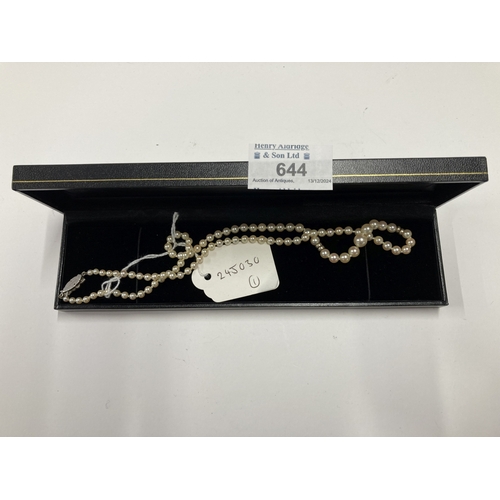 644 - Jewellery: Jewellery: Necklet single row of (93) graduated cultured pearls, size of pearls 8mm to 3.... 