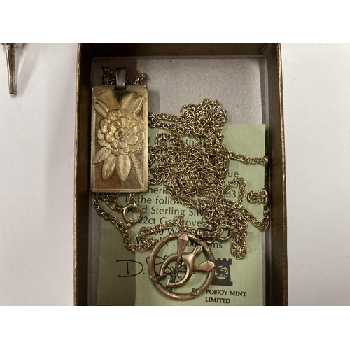 720 - Silver: Silver: A silver Mizpah locket, another locket, a boxed scent bottle and flask, and other wh... 