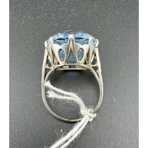 747 - Jewellery: Jewellery: A white metal ring, marked 585 and testing as 14ct gold, cage set a single top... 