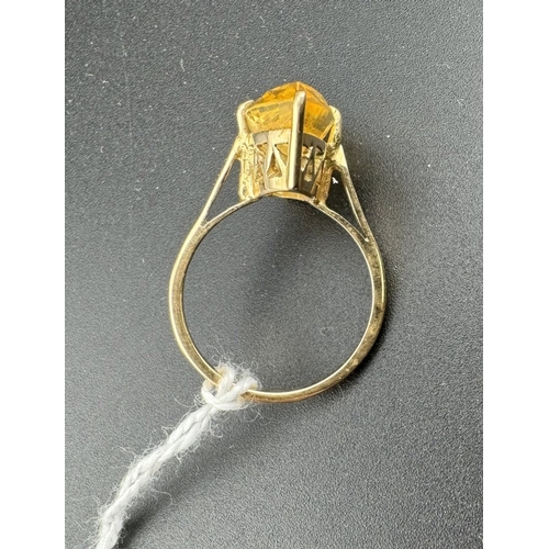 777 - Jewellery: Jewellery: A yellow metal ring, marked 18K and tests as such, set with a single marquise ... 