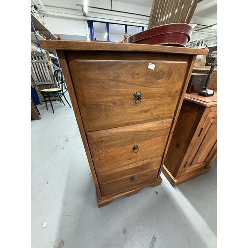 83 - Furniture: Furniture: 20th century Indonesian teak twin pedestal desk 4 drawer, bank right single dr... 