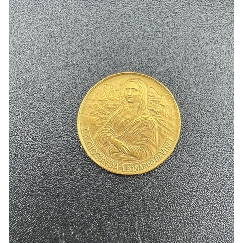 850 - Coins: Coins: A 900 fine gold coin depicting La Gioconda by Leonardo Da Vinci, reading 'Opera Maxima... 