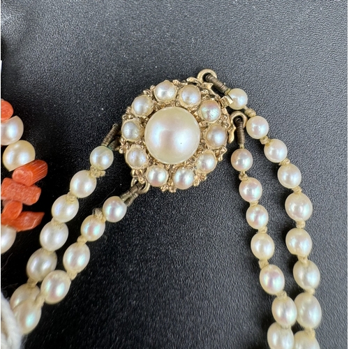 867 - Jewellery: Jewellery: A graduated cultured pearl double string necklace with gold clasp, 44.5cm, tog... 