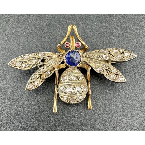 897 - Jewellery: Jewellery: A late 19th century yellow metal brooch in the form of a bee, the wings and ab... 