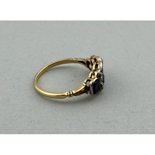 898 - Jewellery: Jewellery: A yellow metal Art Deco ring, testing as 18ct gold, set two central transverse... 