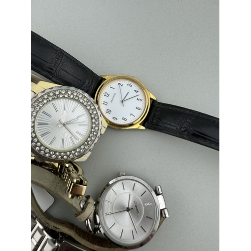 937 - Watches: Watches: A quantity of ladies and gents quartz watches, assorted makers. (10)