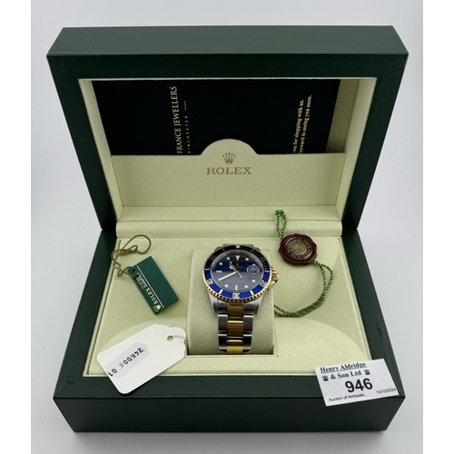 946 - Watches: Watches: Rolex Oyster Perpetual Date Submariner stainless steel and gold gentleman's bracel... 