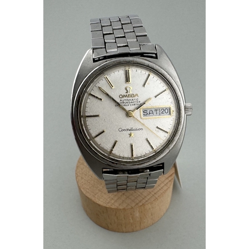 950 - Watches: Watches: A man's Omega Automatic Constellation Chronometer, c.1970s, with 751 cal automatic... 