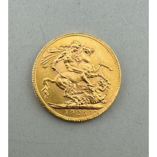 972 - Coins: Coins: A 1915 George V full gold sovereign.