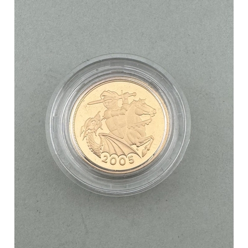 973 - Coins: Coins: A Royal Mint issued 2005 Queen Elizabeth II full sovereign, encapsulated, in hard case... 