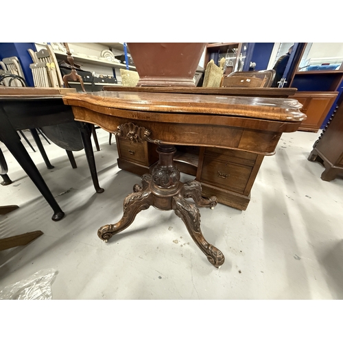 99 - Furniture: Furniture: 19th cent. Walnut games table on single column support.