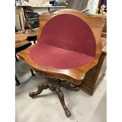 99 - Furniture: Furniture: 19th cent. Walnut games table on single column support.