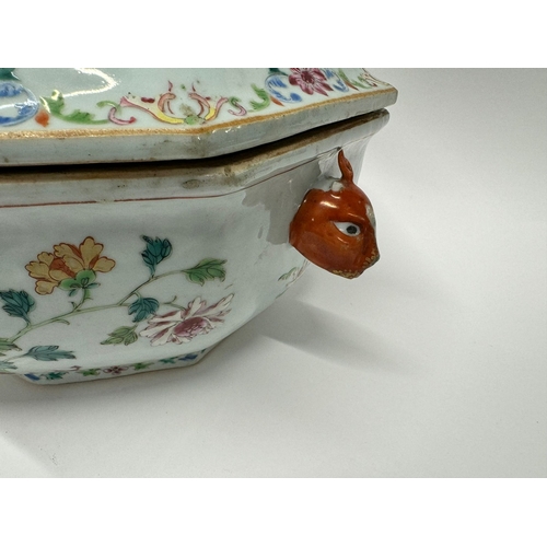 547a - Porcelain Porcelain: Early 19th-century Chinse export tureen with cover and enamel decoration. 29cm ... 