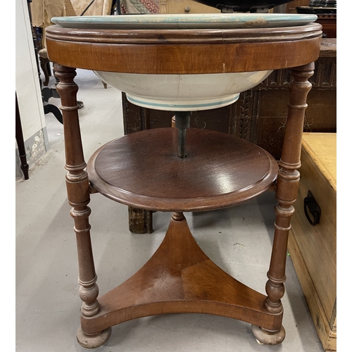 153 - Furniture: 19th century mahogany wash stand with wash bowl, 55cm diameter, with copper drainage and ... 