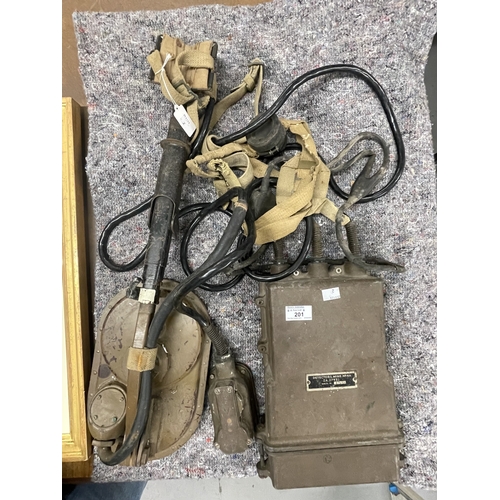 201 - Militaria: WWII 1944 4a mine detector with all cables, head set, amplifier unit, search coil with ex... 