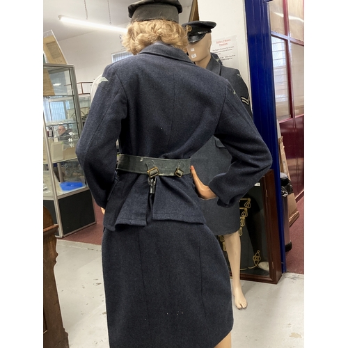 476 - Militaria: WWII-era Womans Royal Airforce dress, tunic and cap with manequin.