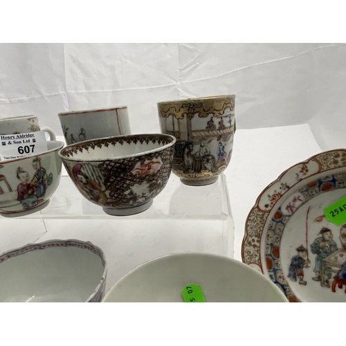 607 - Oriental: Four Chinese figural painted famille rose tea bowls, a single saucer, and five similarly d... 