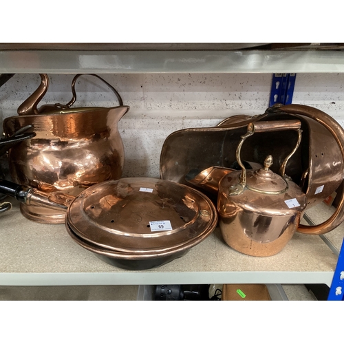 69 - Metalware: Two copper kettles, one marked with Doughty Spilsby 31cm With two copper coal scuttles an... 