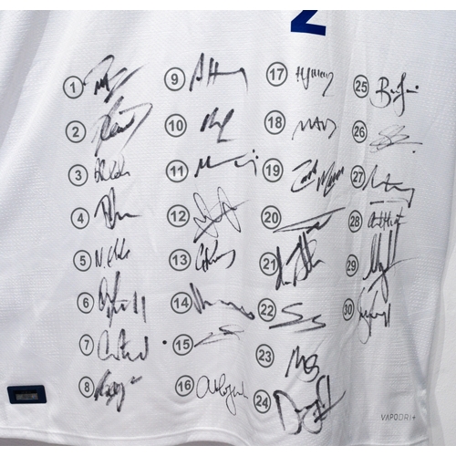 58 - Rugby Memorabilia: Rugby Memorabilia: Official England replica match shirt, O2 logo, 2017/18, signed... 
