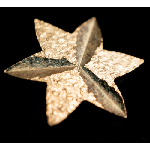 464 - Jewellery: Jewellery: 9ct gold 56cm curb link chain with a 15mm x 11.5mm cross attached, plus a pair... 