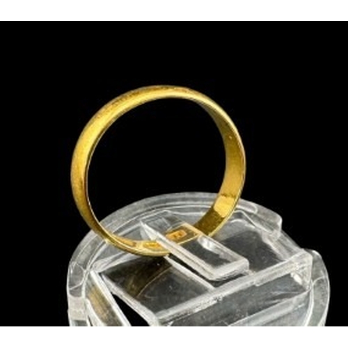 483 - Jewellery: Jewellery: 22ct gold 3mm plain band hallmarked Sheffield, ring size K½, 2.6g.... 