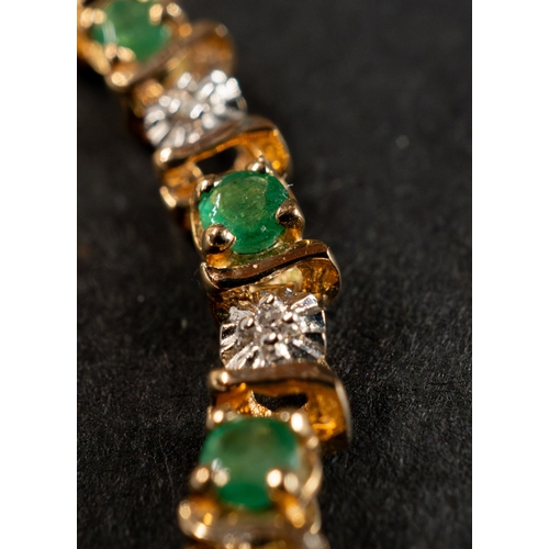 564 - Jewellery: Jewellery: 9ct gold bracelet set with twenty-three eight-cut diamonds alternating with ro... 