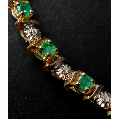 564 - Jewellery: Jewellery: 9ct gold bracelet set with twenty-three eight-cut diamonds alternating with ro... 