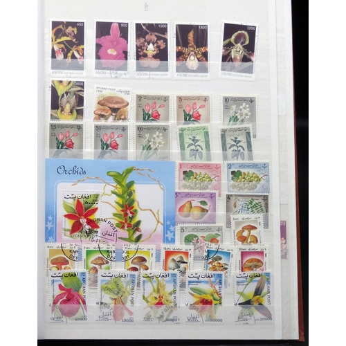 49 - A modern collection of world mainly used Flowers with sets and part sets, condition fair to fine (10... 