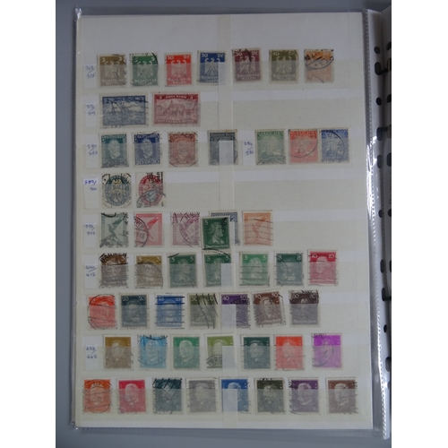 140 - 1919-1932 used collection on stock pages with useful vals to 4m, 1920s vals to 80pf plus a few Airs,... 