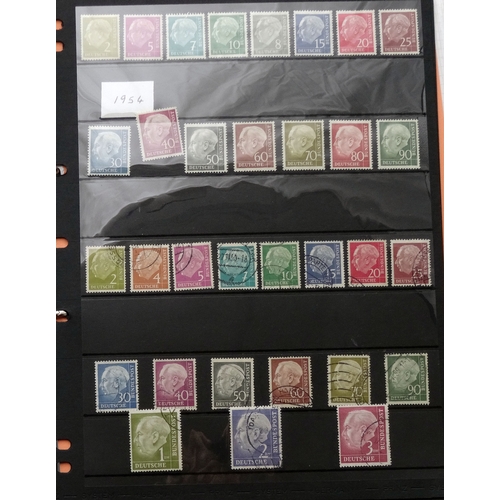 144 - Mint & used collection from 1951 to 1995 with many key stamps, 1954 President Huess mid value SG1113... 