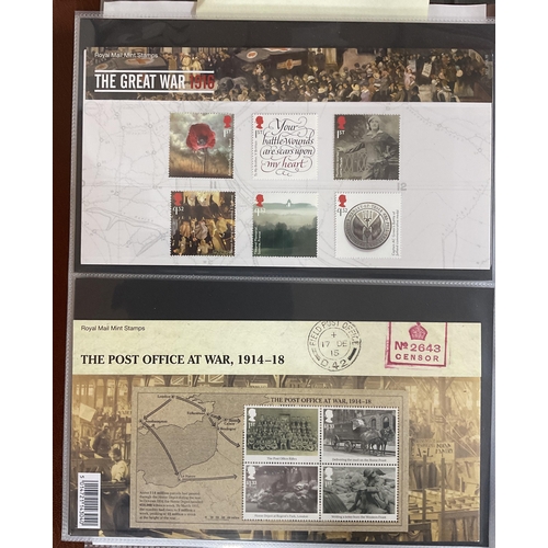 2 - A collection of GB QEII decimal presentation packs including Decimal and Commemorative issues, with ... 