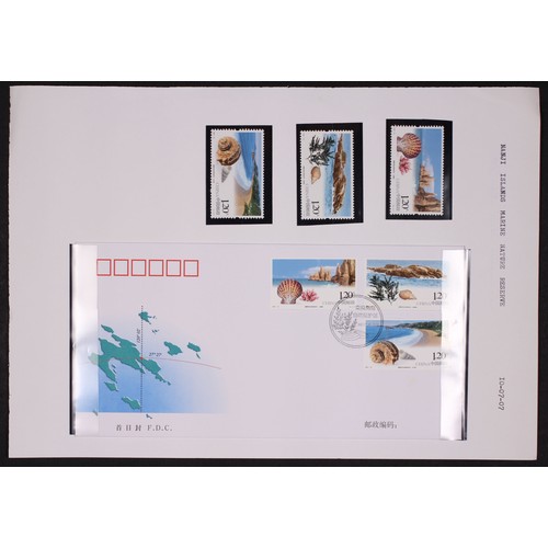 372 - An accumulation of Chinese issues from the 1980s to 2000s in multiple volumes, including mint sets, ... 