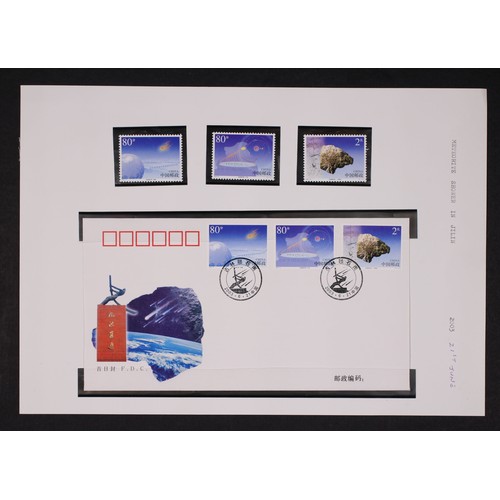 372 - An accumulation of Chinese issues from the 1980s to 2000s in multiple volumes, including mint sets, ... 