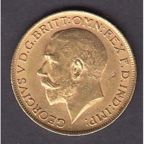 17 - UK 1913 gold full Sovereign, in good condition