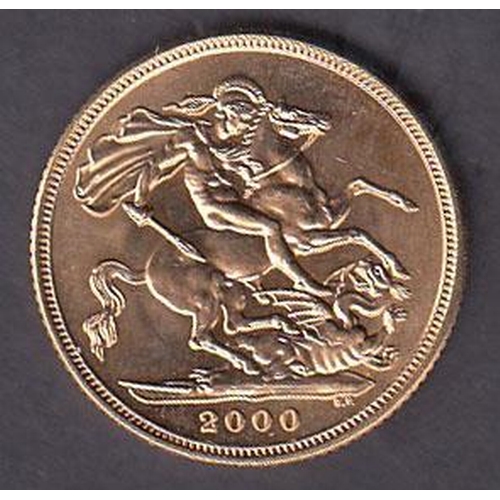 32 - UK 2000 gold full Sovereign, in good condition