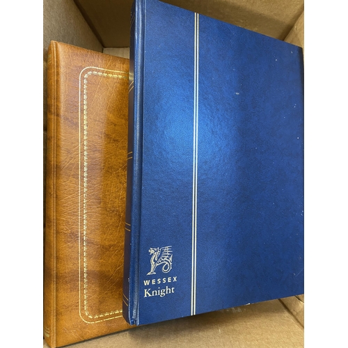 183 - GB collection of decimal Machins in 2 albums and stock book, ½p to 75p showing paper and head types,... 